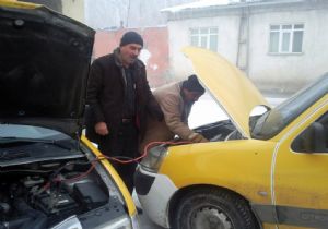 Soğuk, ulaşımı dondurdu